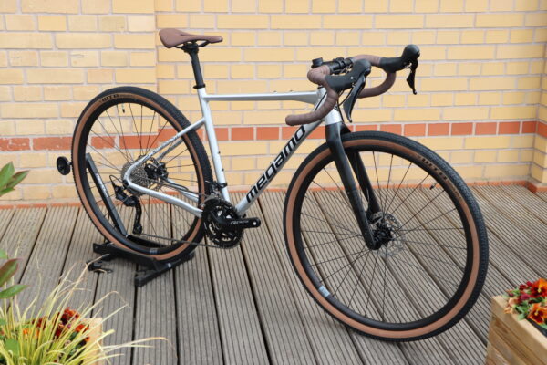 MEGAMO Jakar 30 Gravelbike – Bild 3