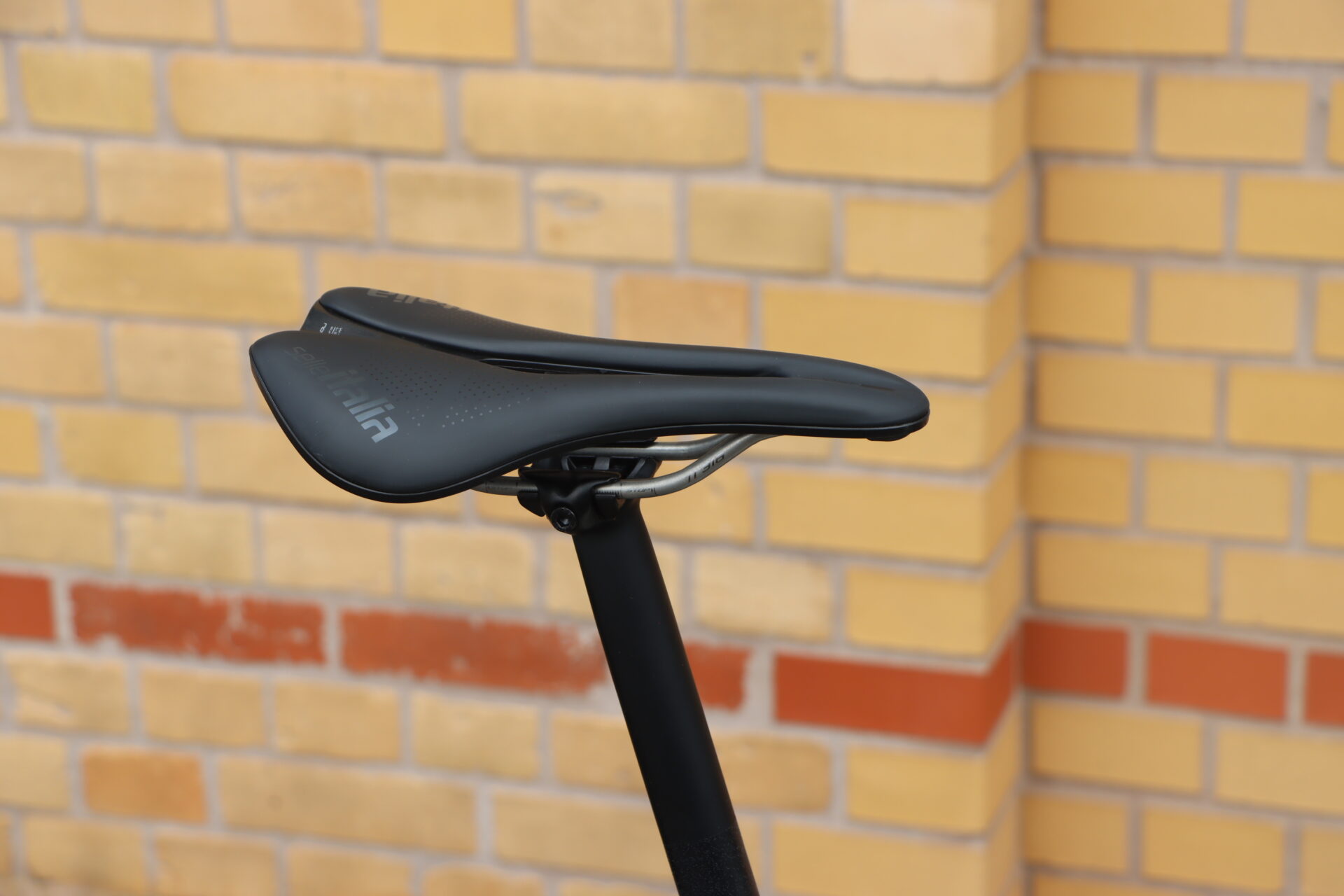 MEGAMO Silk 03 Gravelbike 2026 – Bild 7